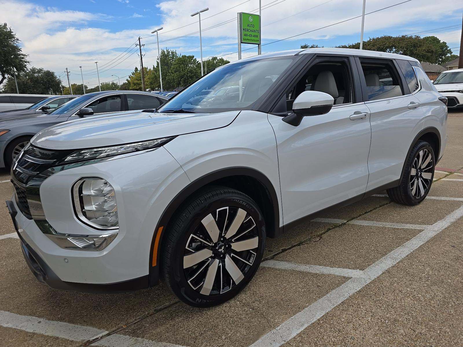 2025 Mitsubishi Outlander SE FWD