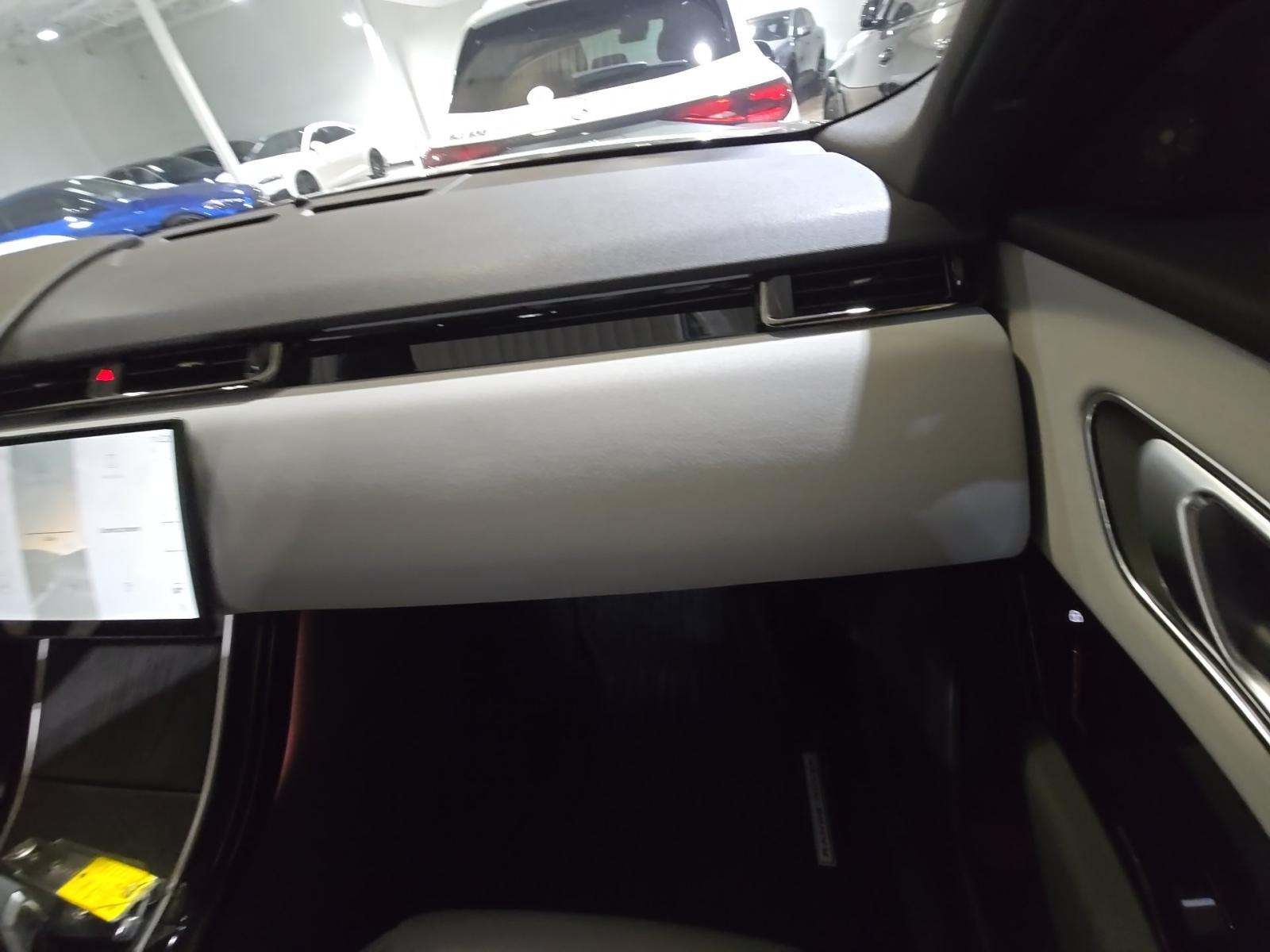 2024 Land Rover Range Rover Velar Dynamic SE AWD