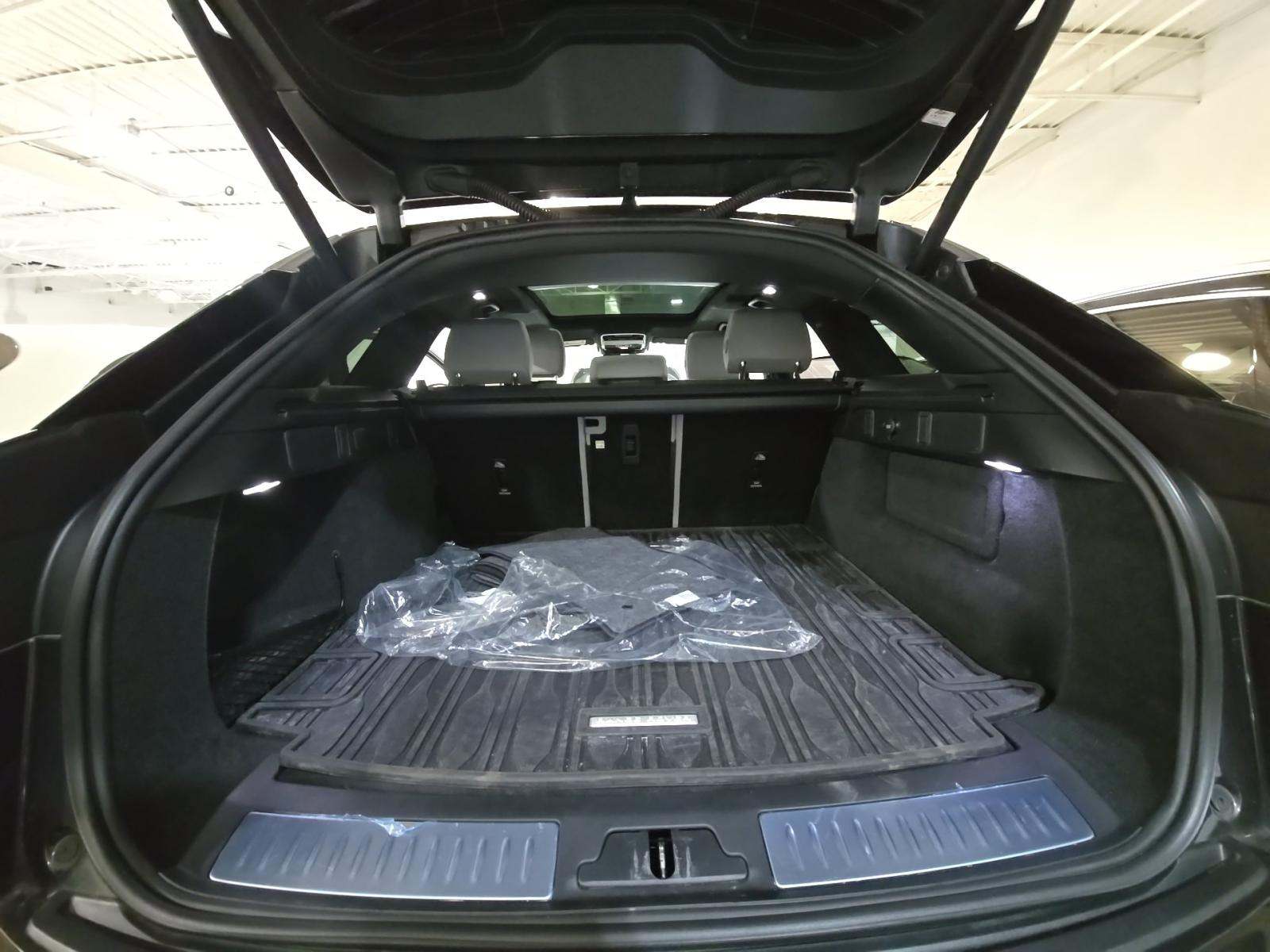 2024 Land Rover Range Rover Velar Dynamic SE AWD