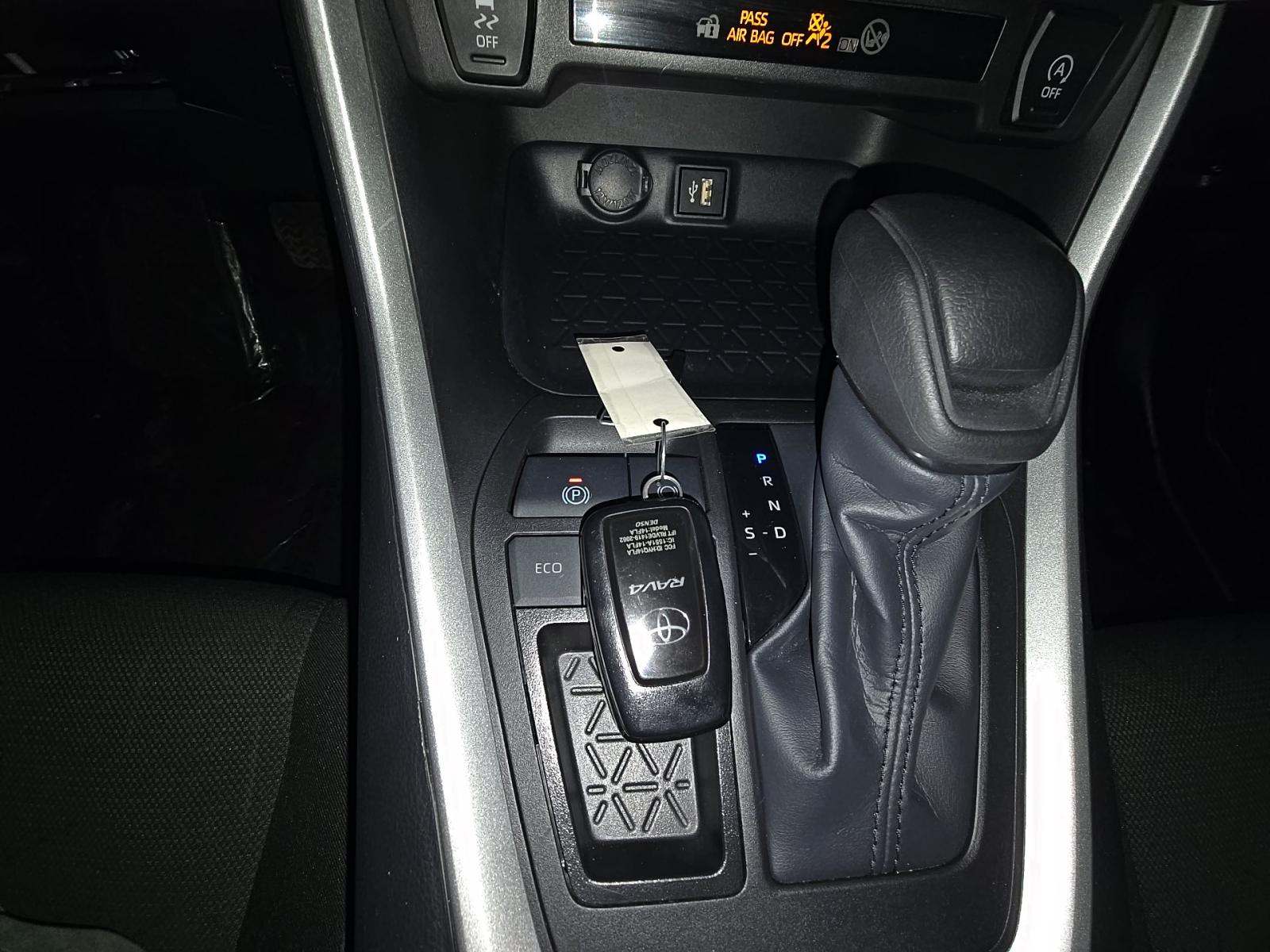 2025 Toyota RAV4 XLE FWD