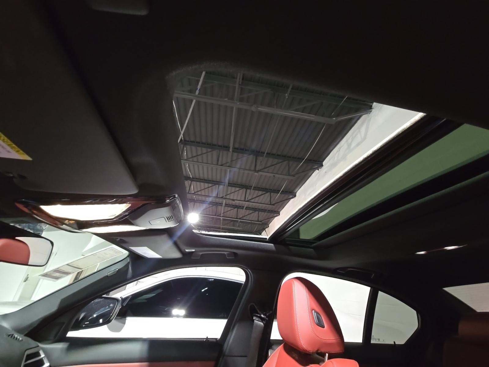 2025 BMW 3 Series 330i xDrive AWD
