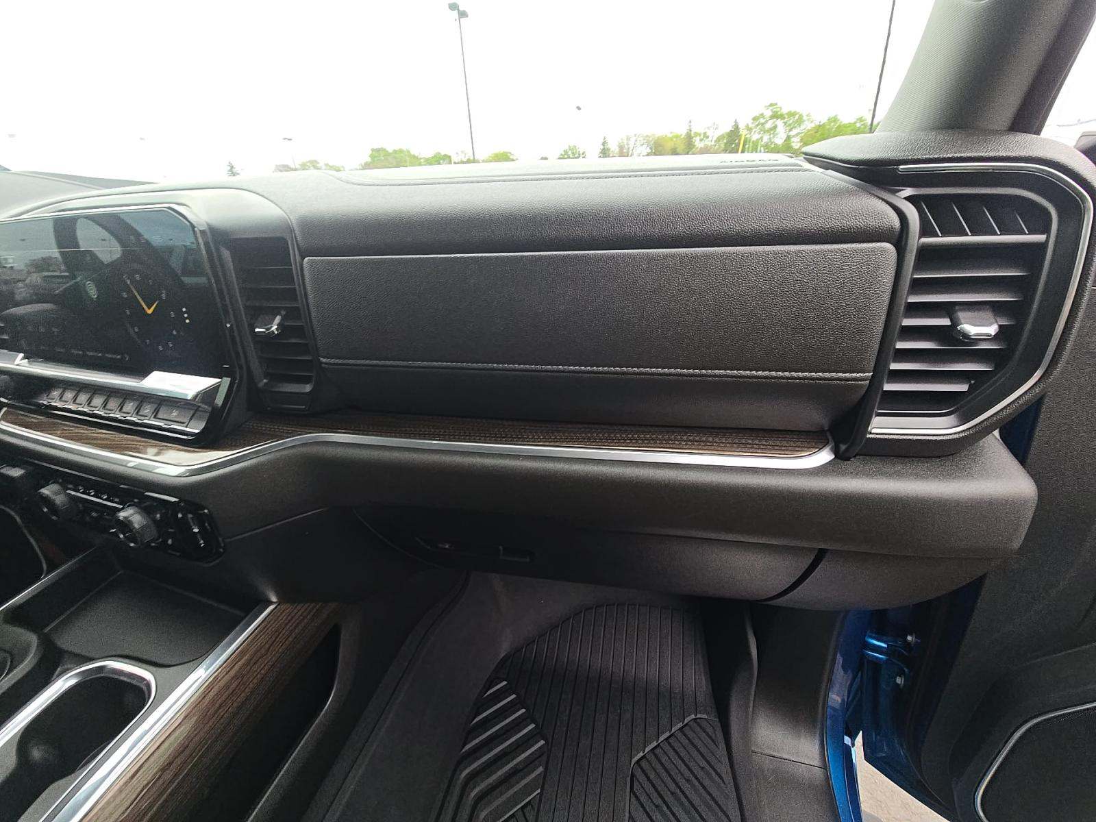 2022 Chevrolet Silverado 1500 RST AWD