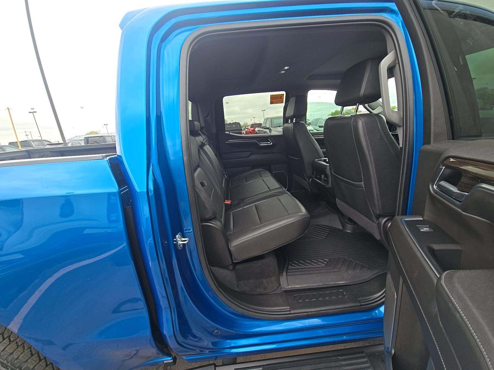 2022 Chevrolet Silverado 1500 RST AWD