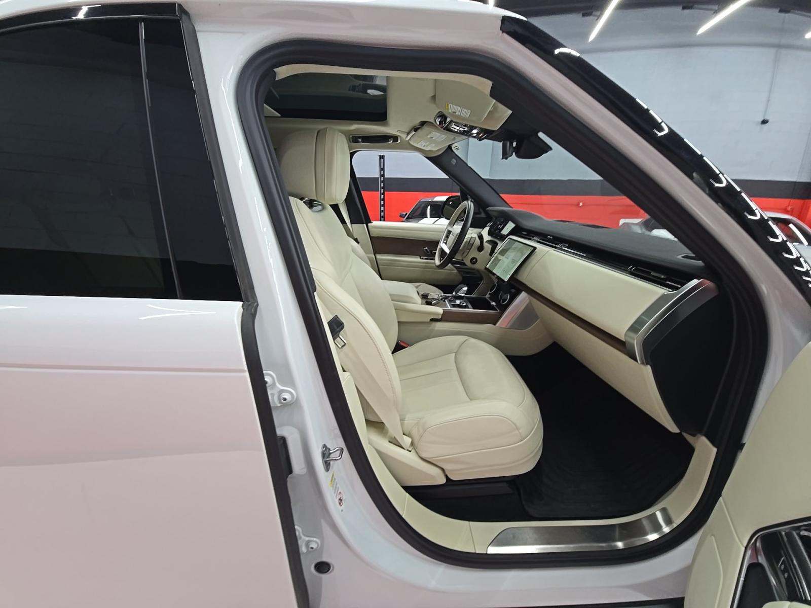 2023 Land Rover Range Rover SE AWD