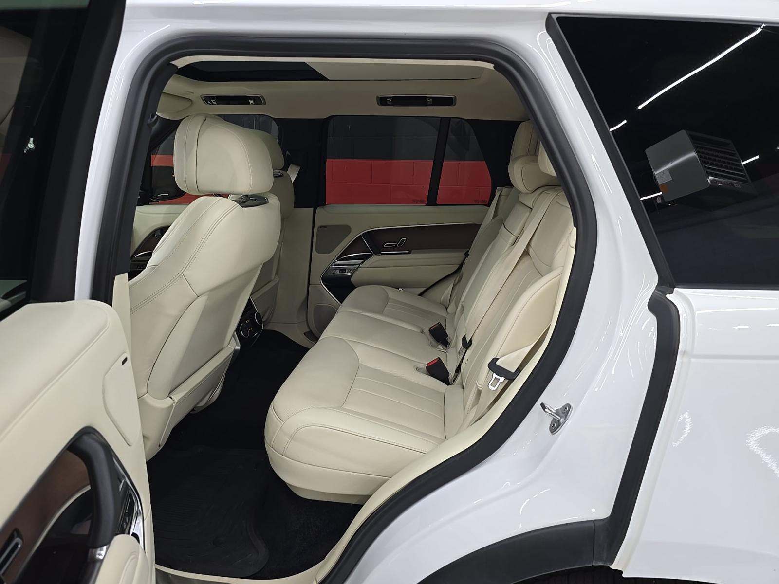 2023 Land Rover Range Rover SE AWD