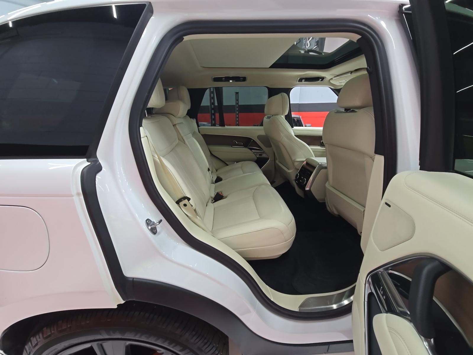 2023 Land Rover Range Rover SE AWD