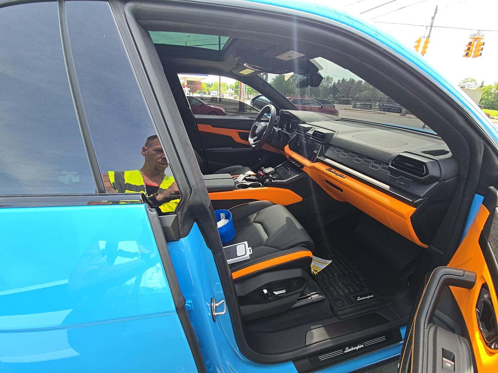 2025 Lamborghini Urus Plug-In Hybrid SE AWD