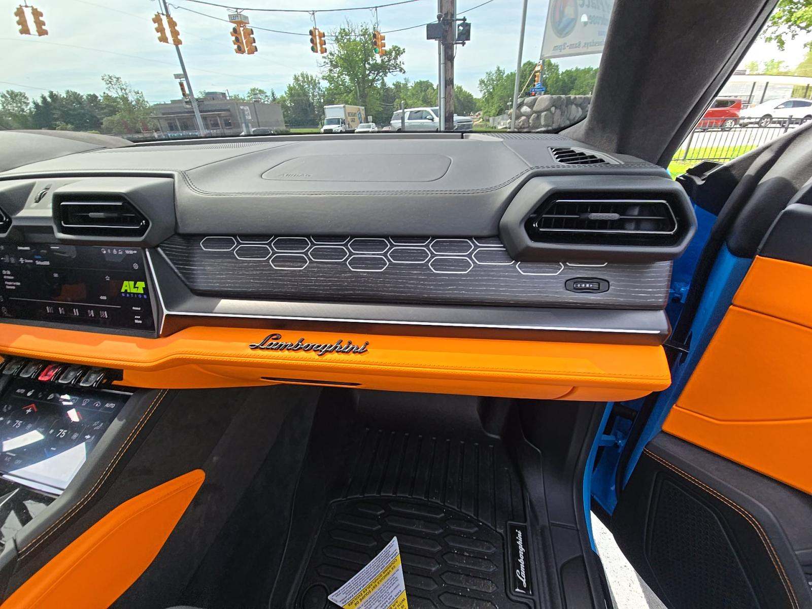 2025 Lamborghini Urus Plug-In Hybrid SE AWD