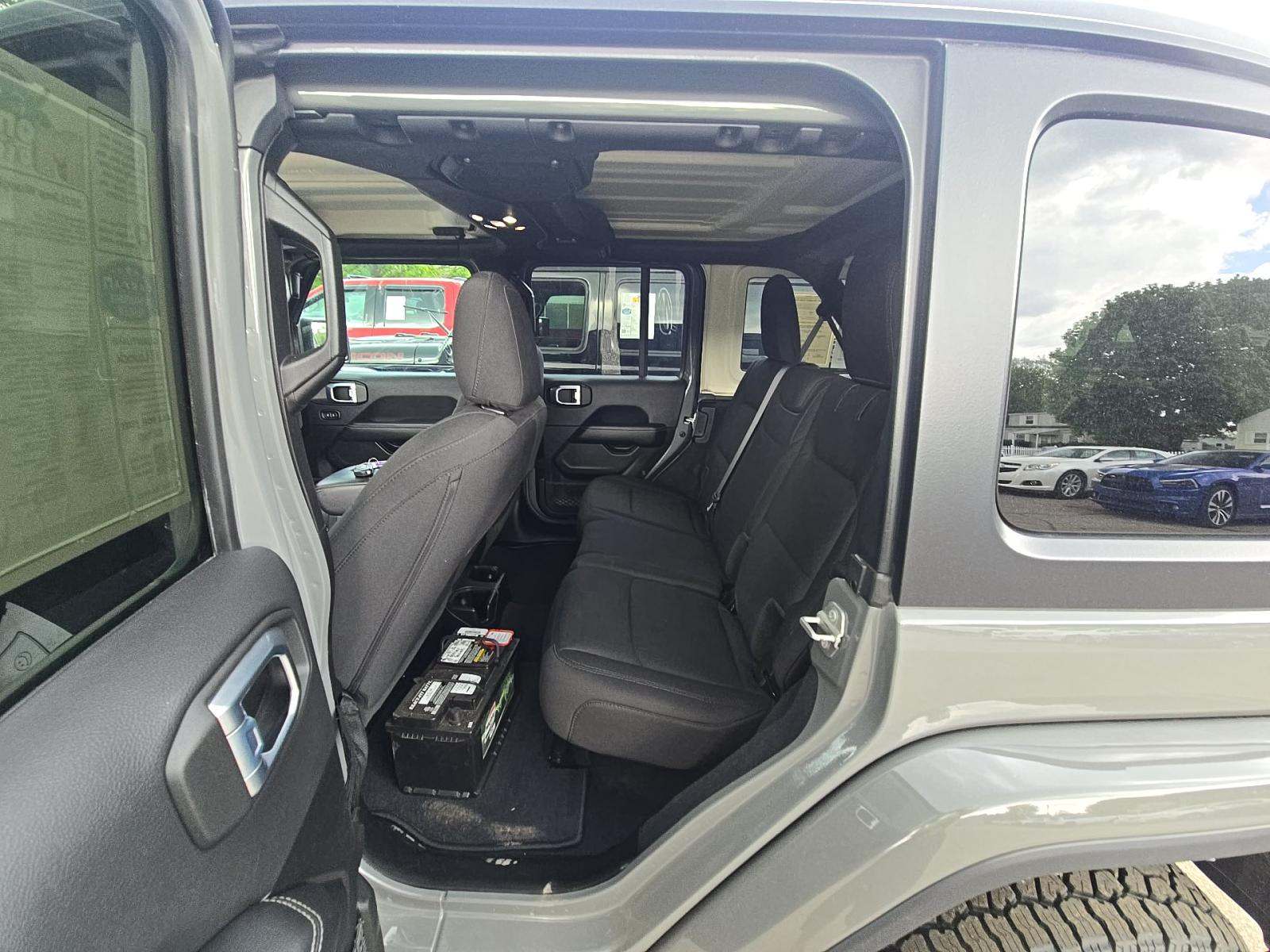 2021 Jeep Wrangler Unlimited Sahara AWD