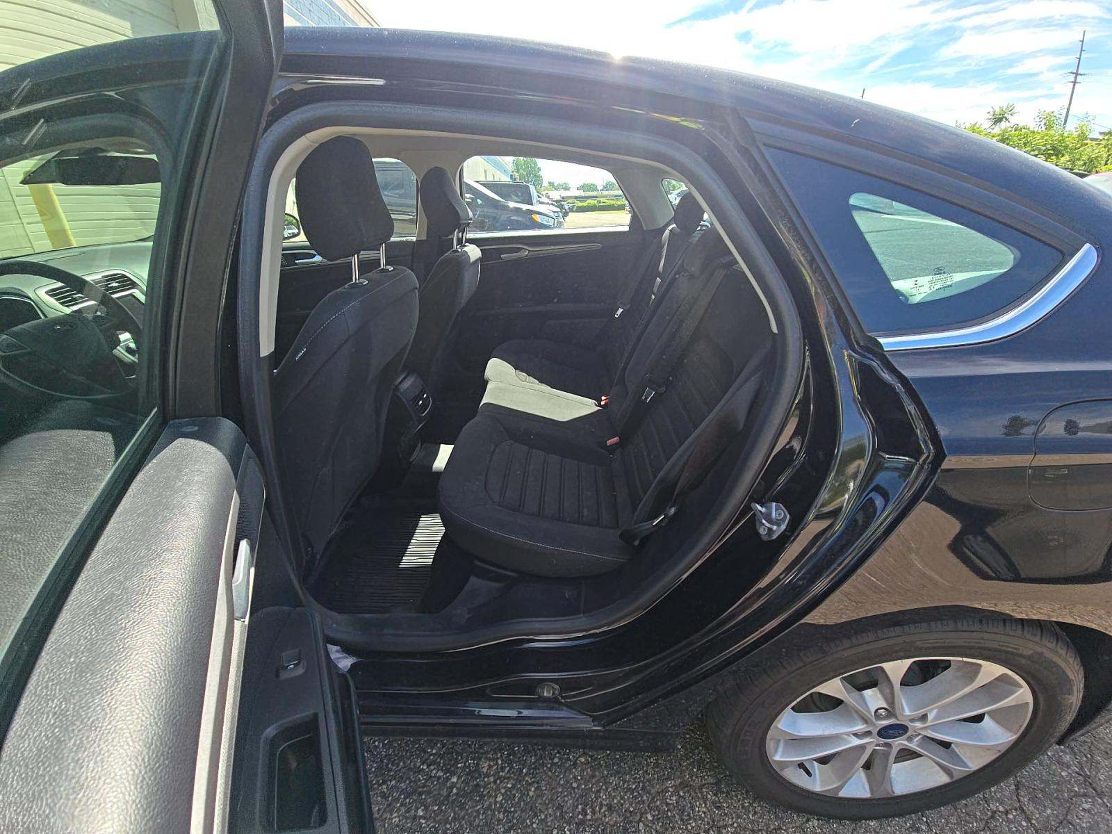 FORD FUSION - 9