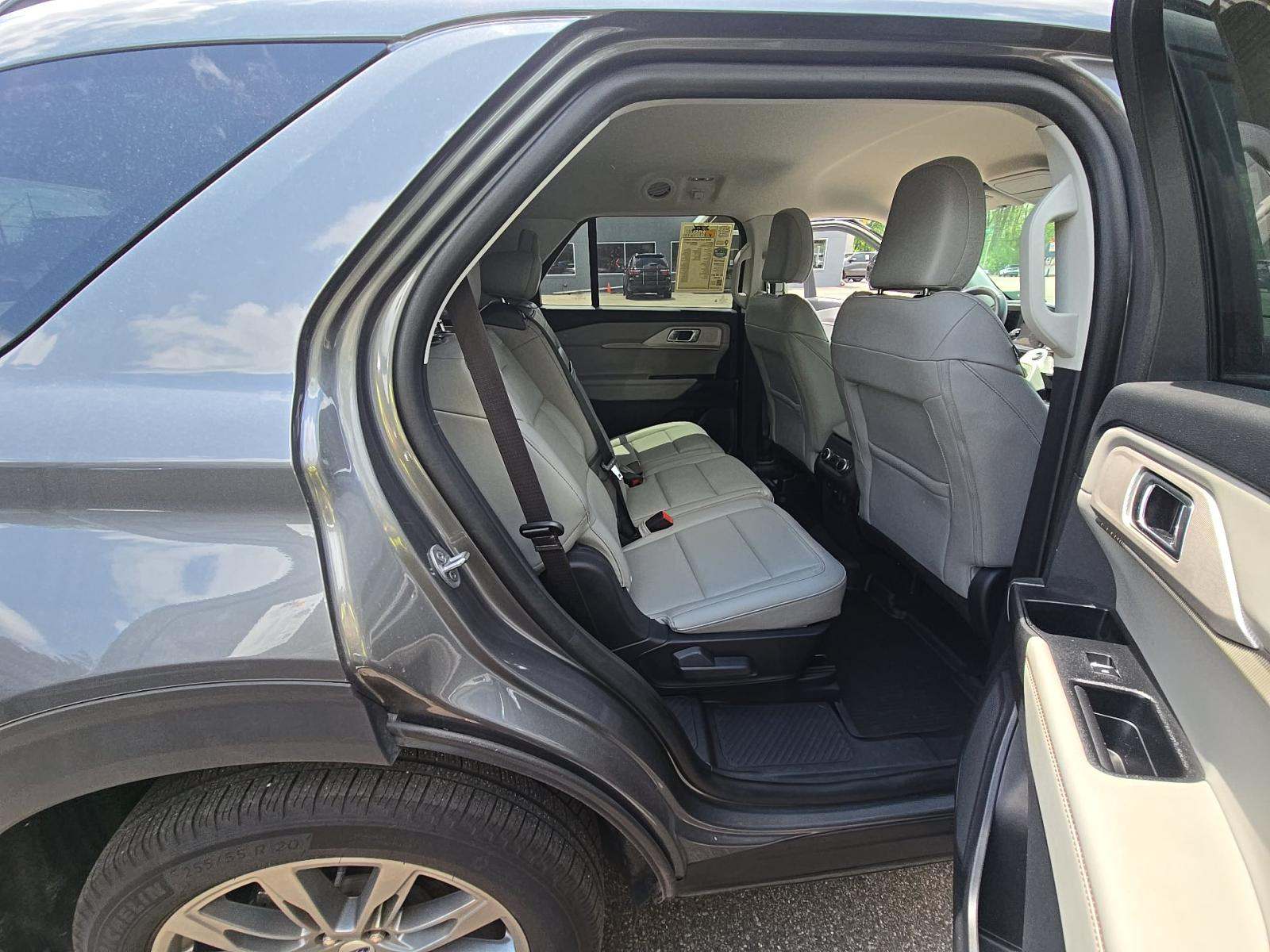 2025 Ford Explorer Active AWD