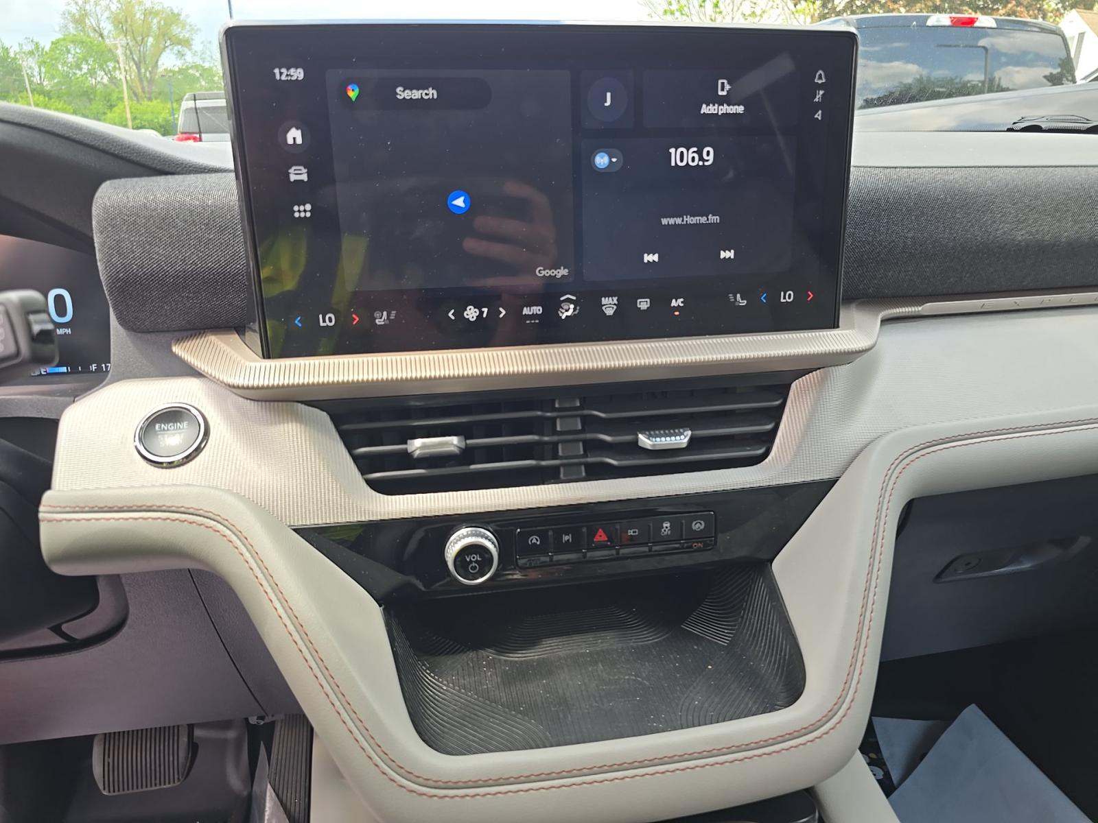 2025 Ford Explorer Active AWD