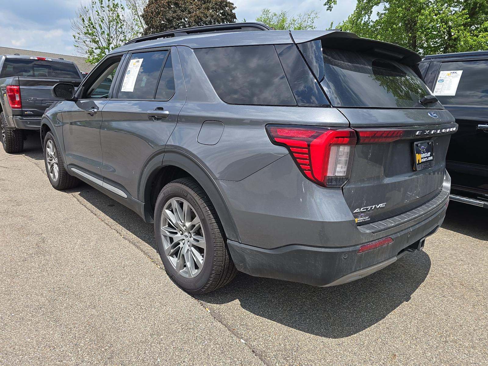 2025 Ford Explorer Active AWD