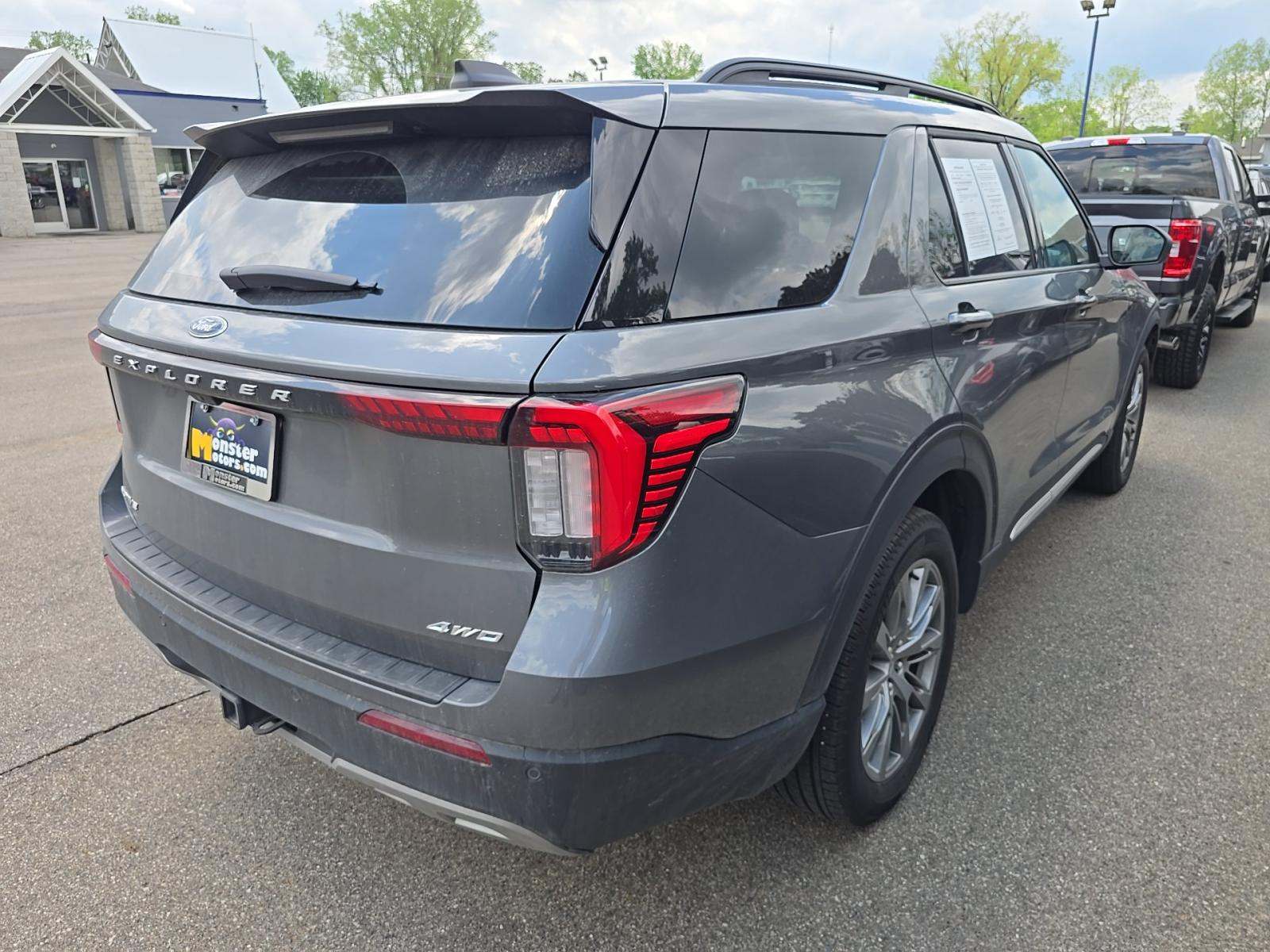 2025 Ford Explorer Active AWD