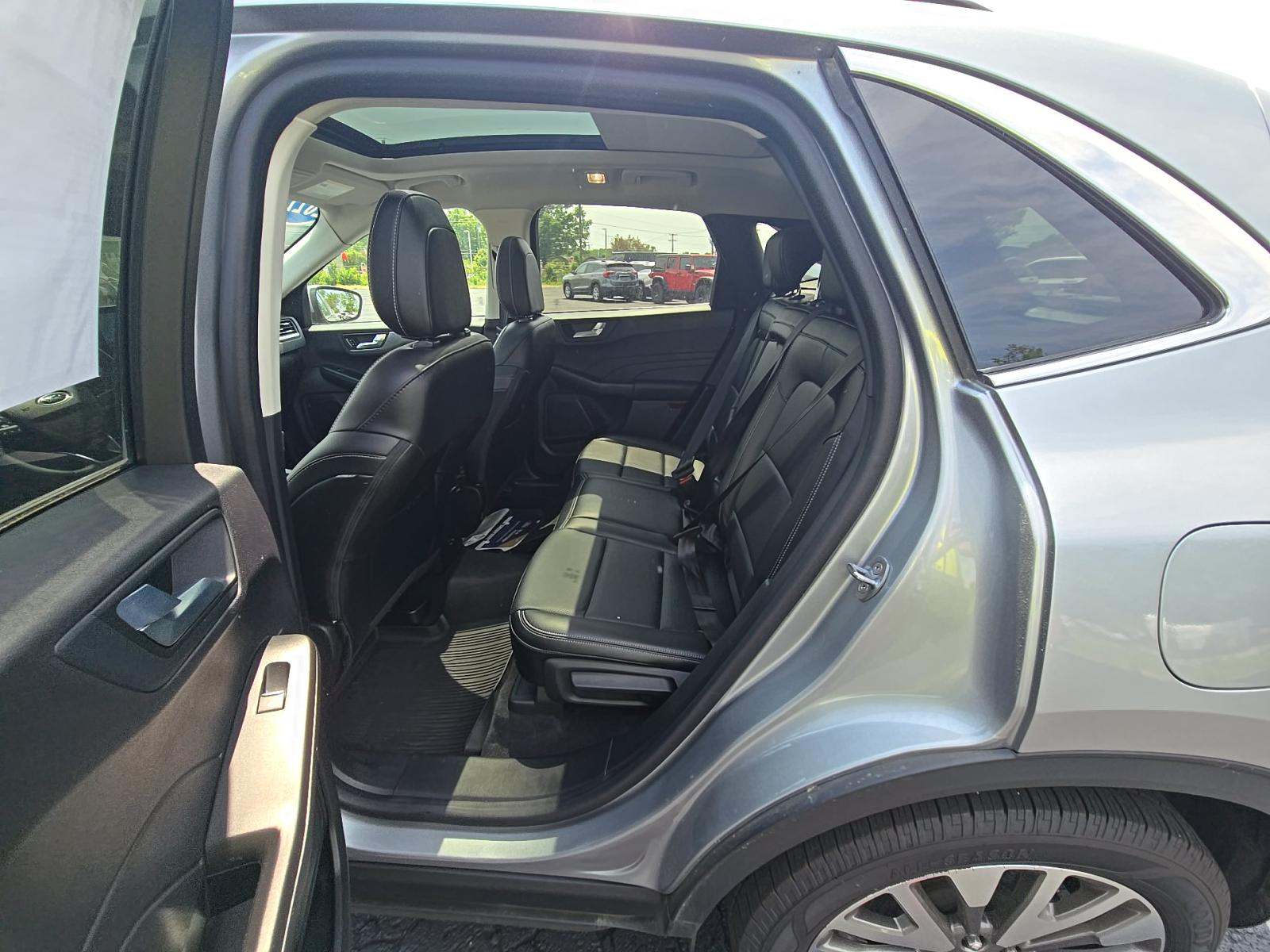 2022 Ford Escape Titanium AWD