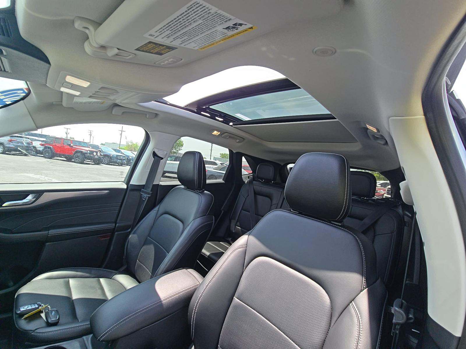 2022 Ford Escape Titanium AWD