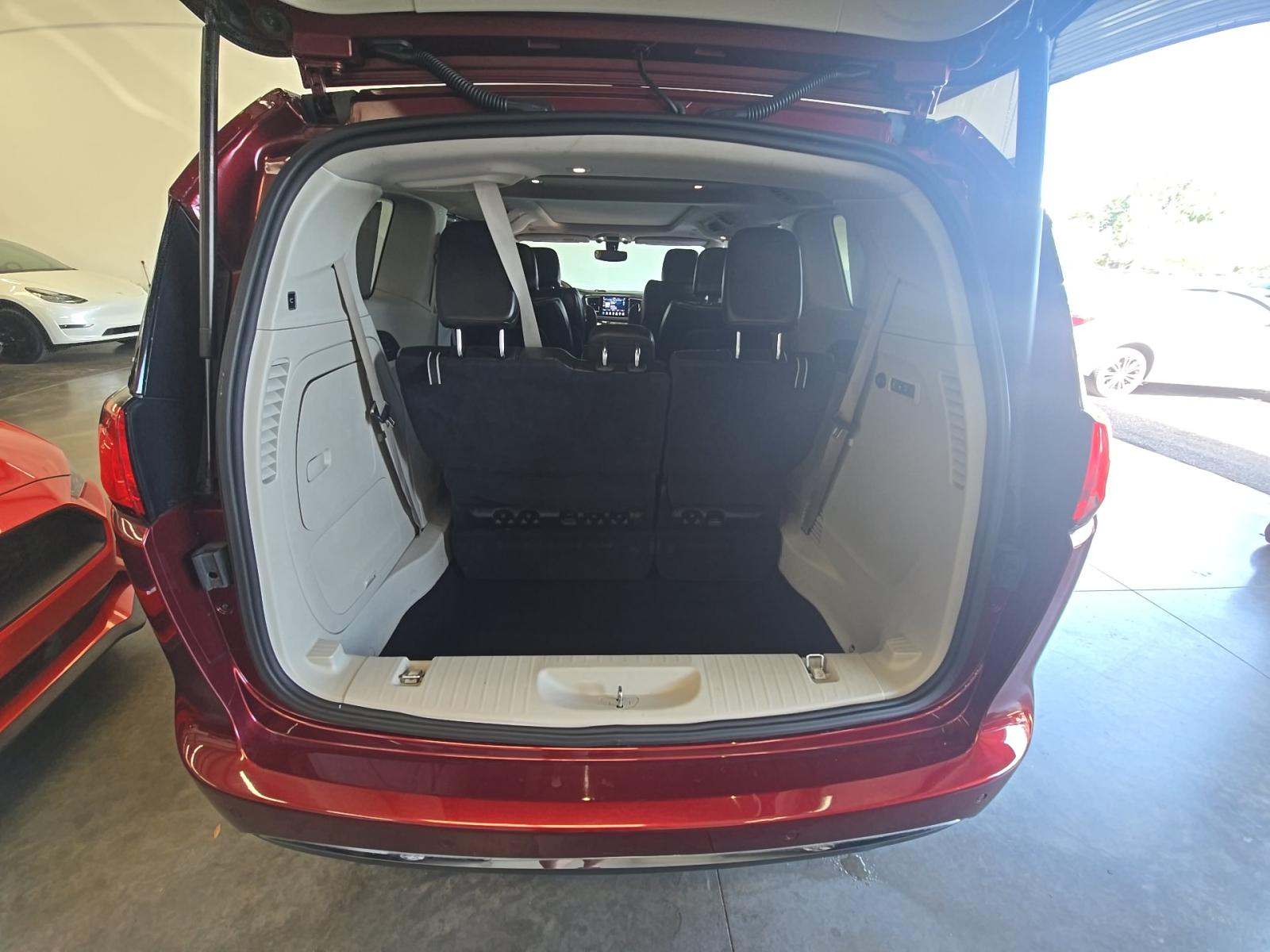 2019 Chrysler Pacifica Limited FWD
