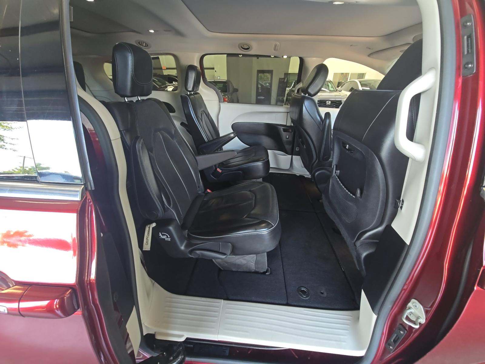 2019 Chrysler Pacifica Limited FWD