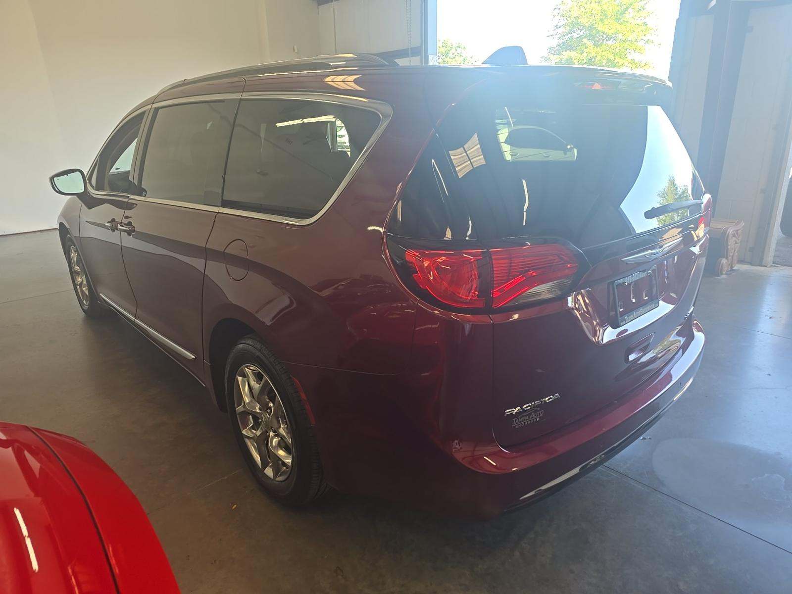 2019 Chrysler Pacifica Limited FWD