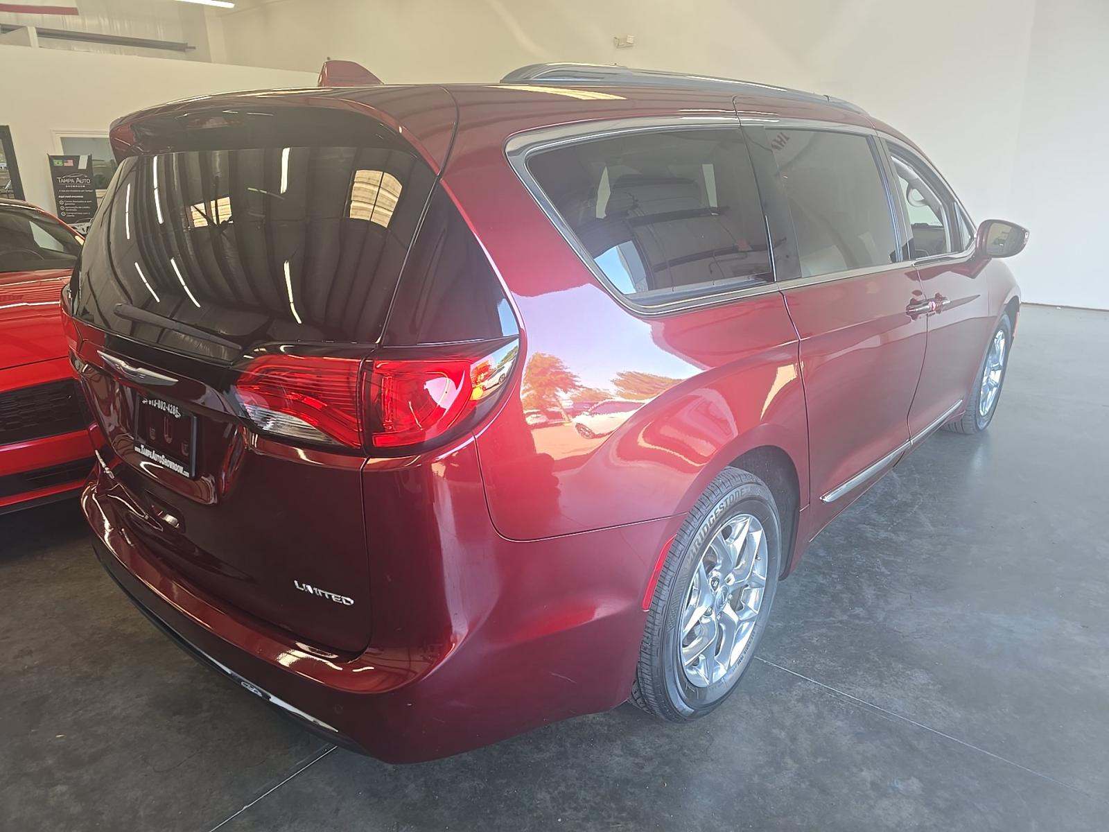 2019 Chrysler Pacifica Limited FWD