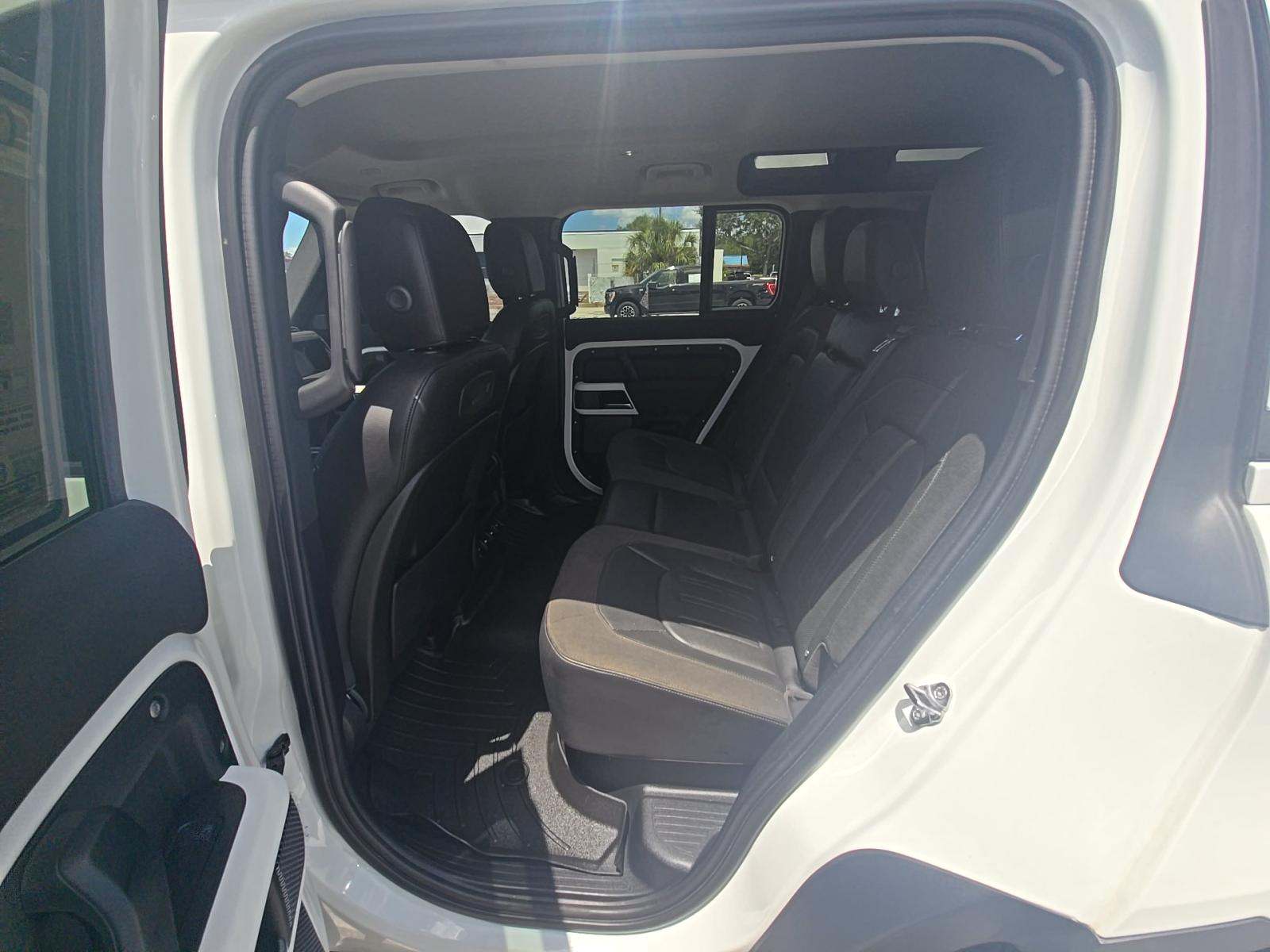 2020 Land Rover Defender 110 SE AWD