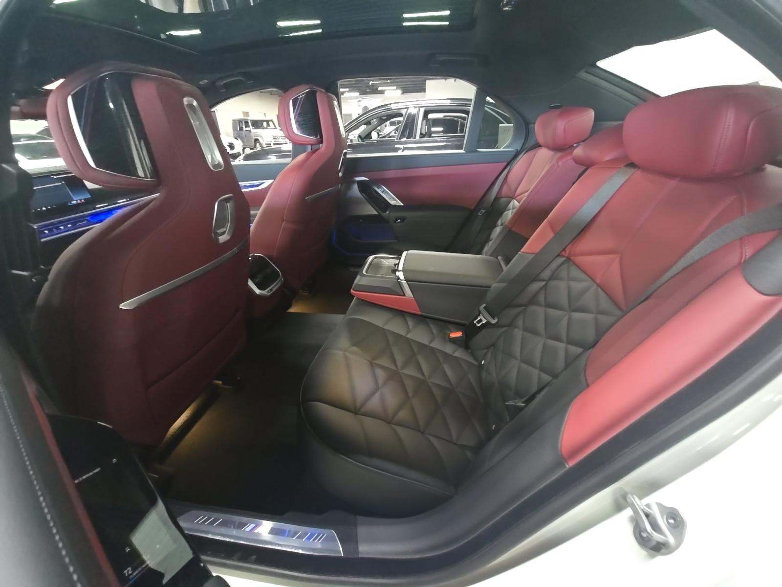 2026 BMW 7 Series 740i xDrive AWD