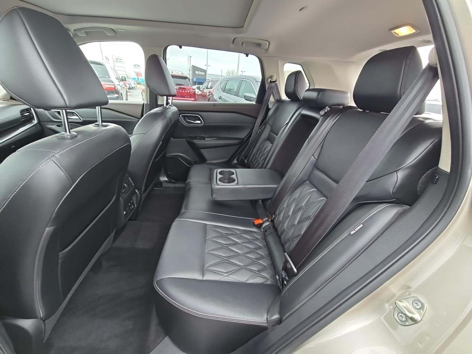 2022 Nissan Rogue Platinum AWD