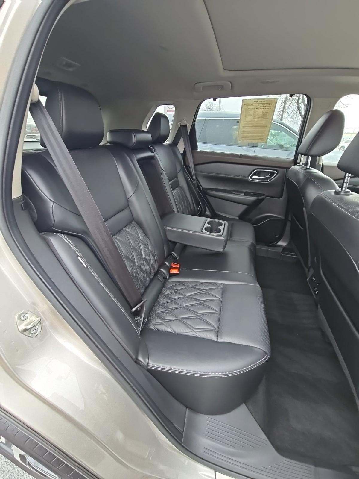 2022 Nissan Rogue Platinum AWD