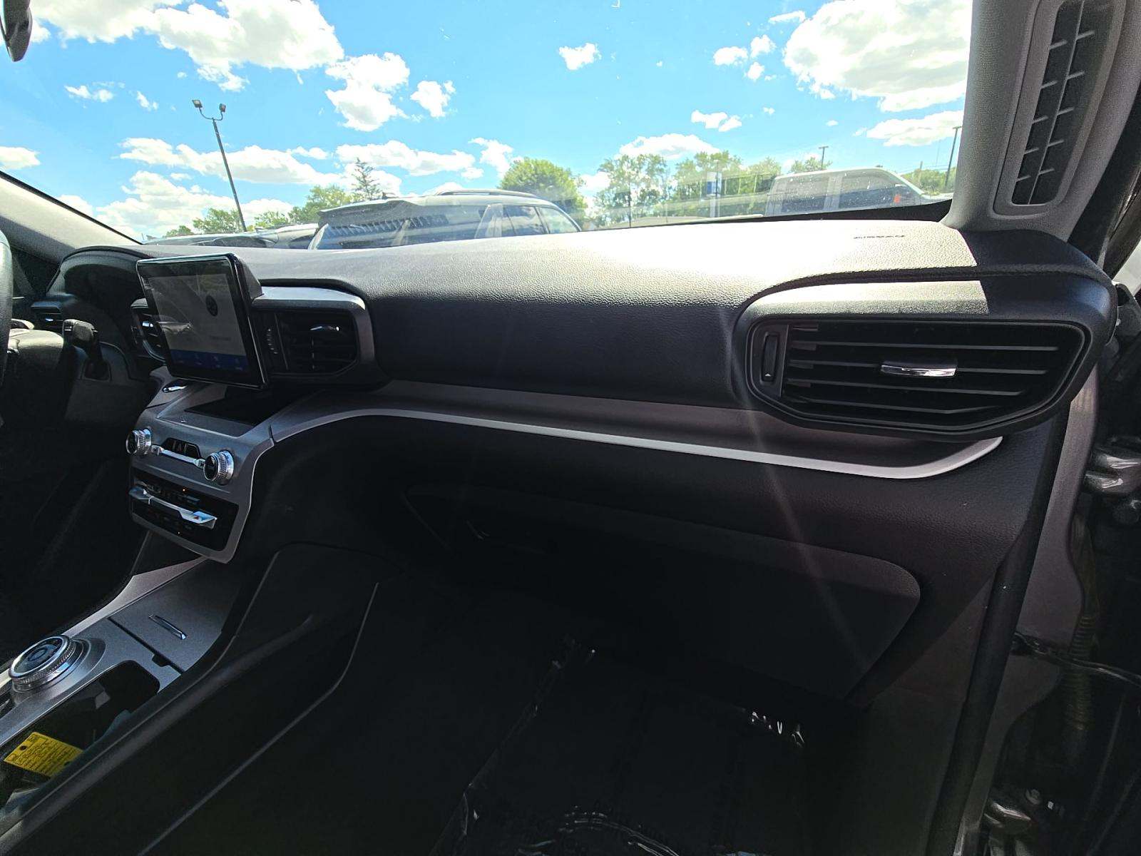 2023 Ford Explorer XLT RWD