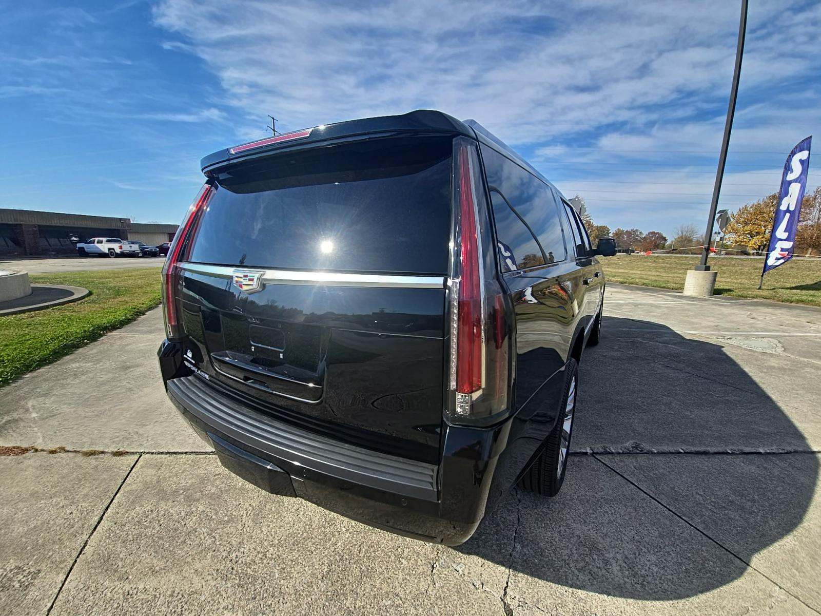 2018 Cadillac Escalade ESV Platinum AWD