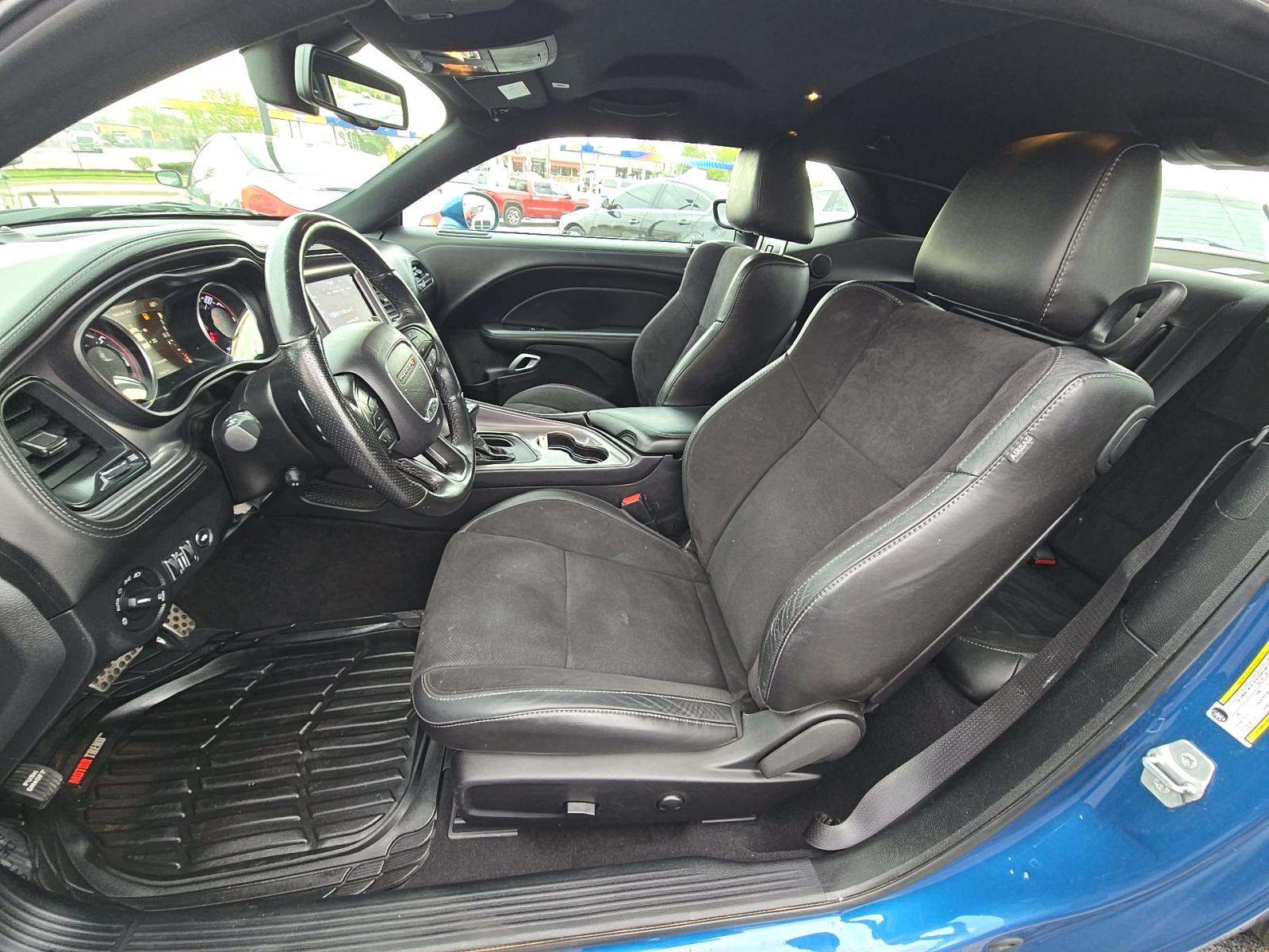 DODGE CHALLENGER - 2