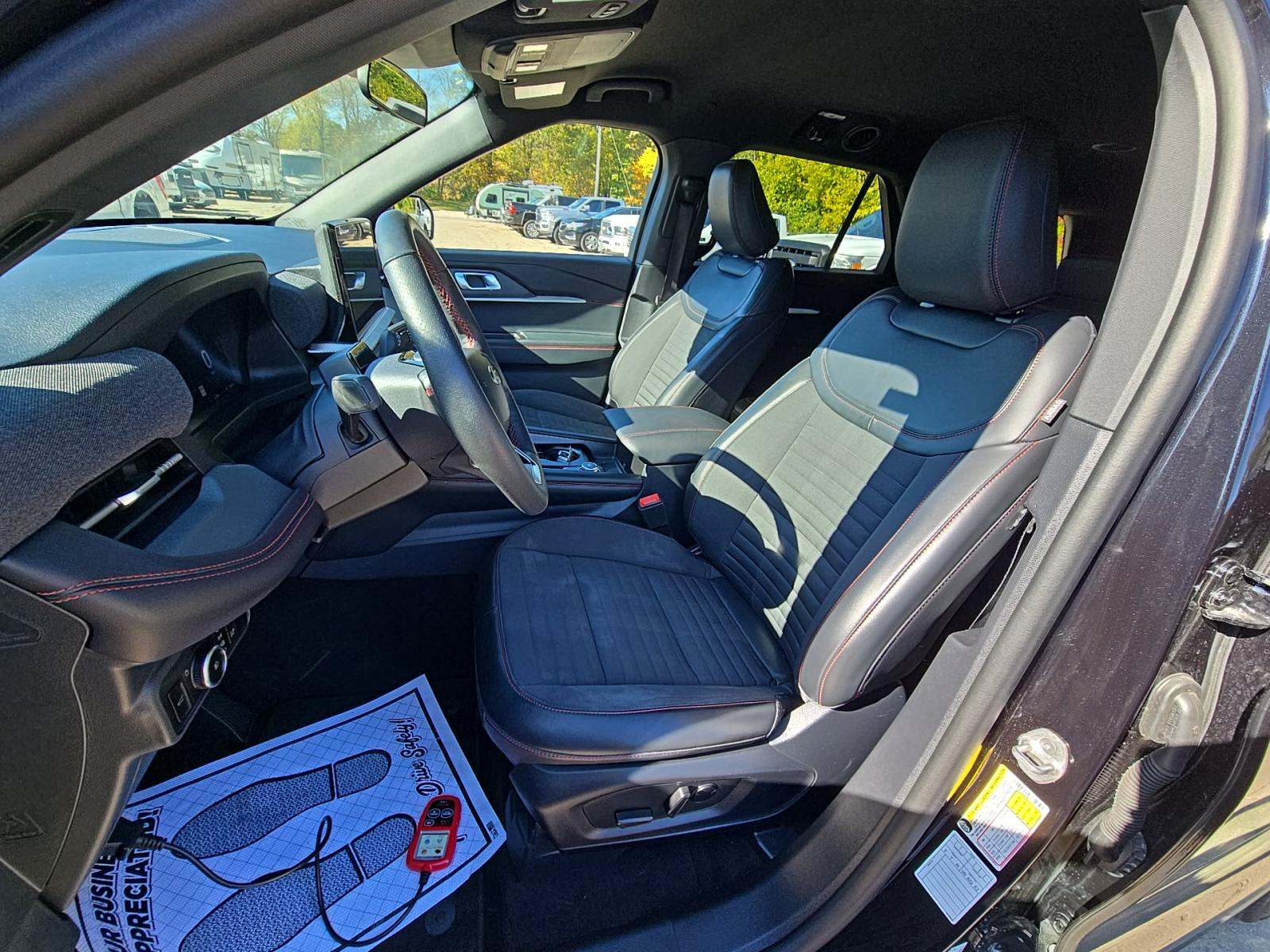 2025 Ford Explorer ST-Line AWD