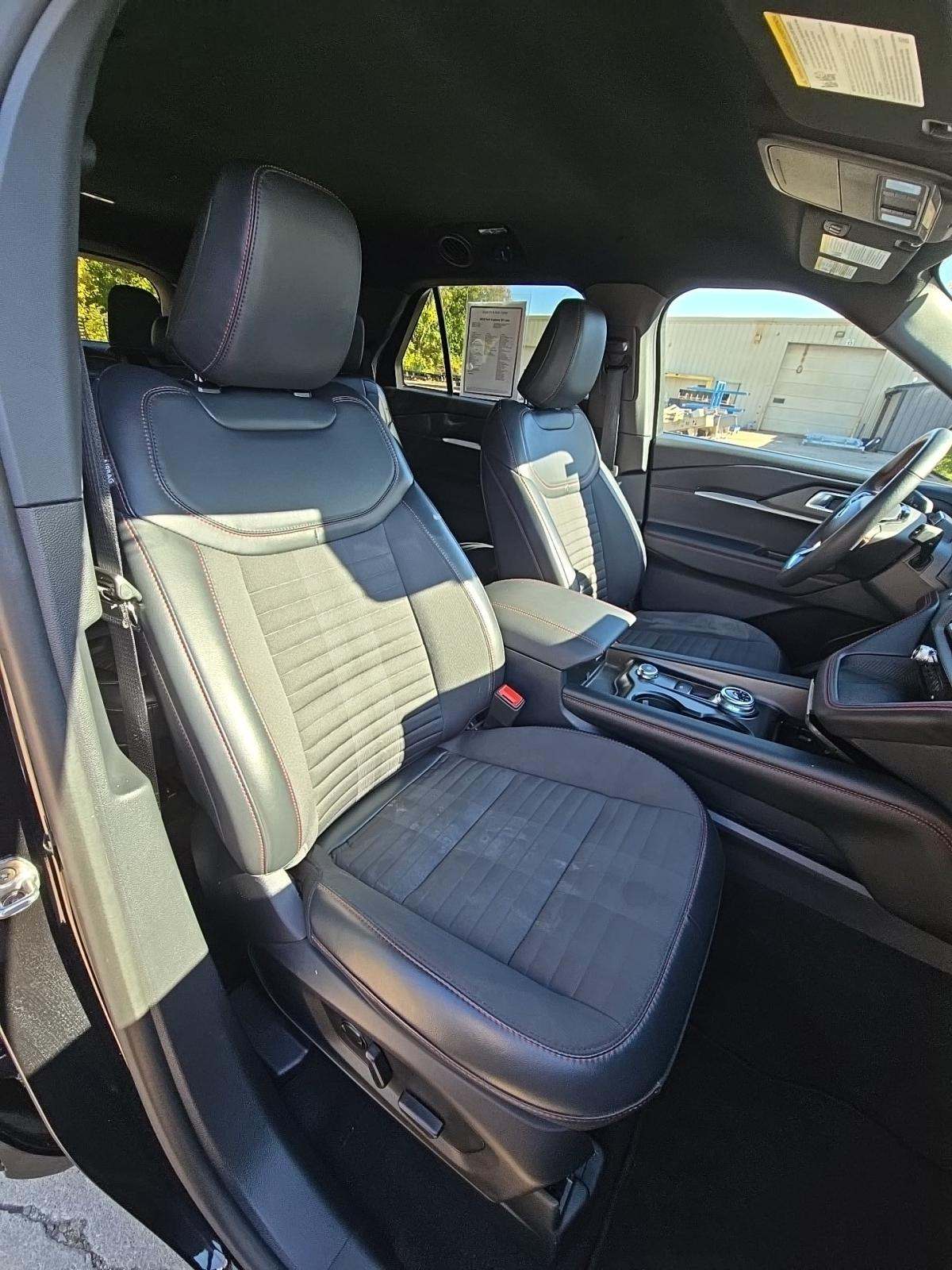 2025 Ford Explorer ST-Line AWD