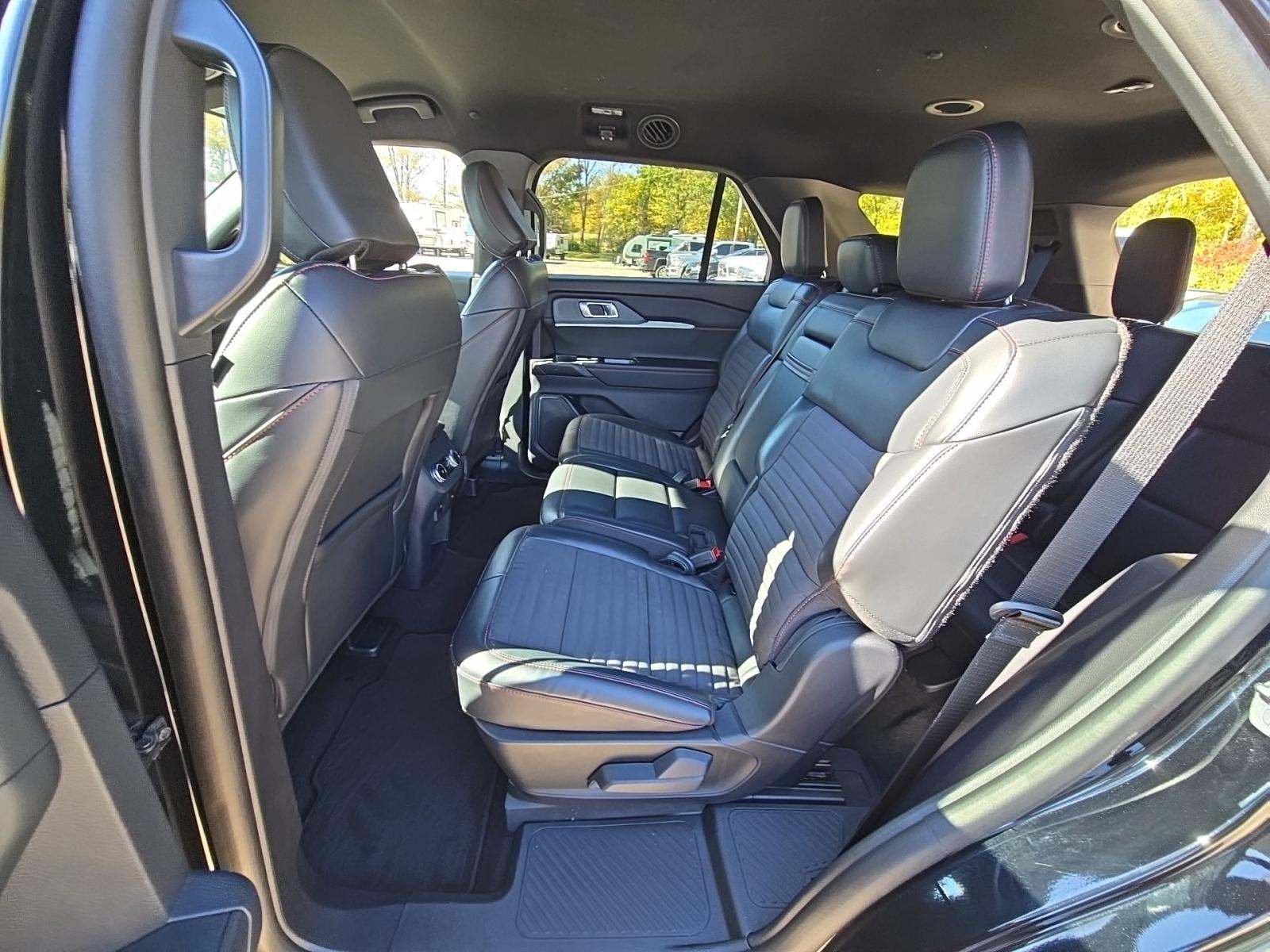 2025 Ford Explorer ST-Line AWD