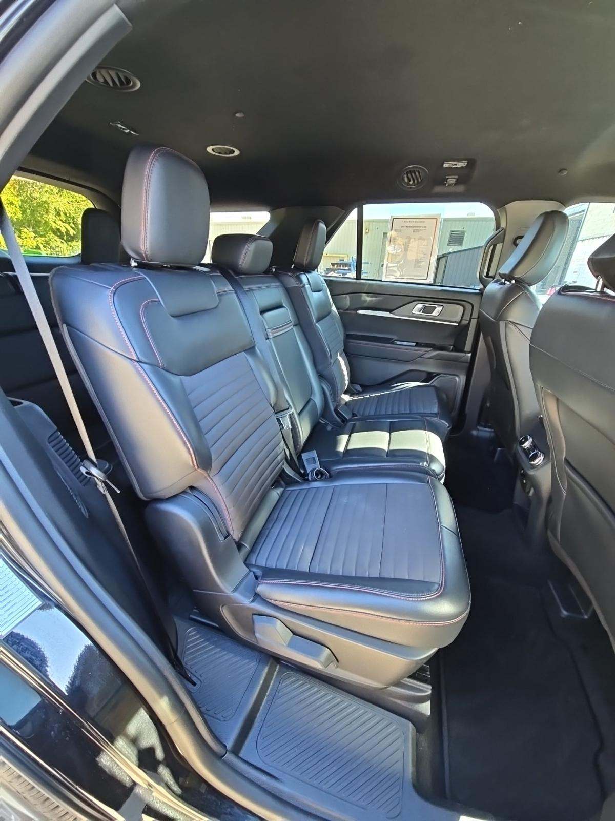 2025 Ford Explorer ST-Line AWD