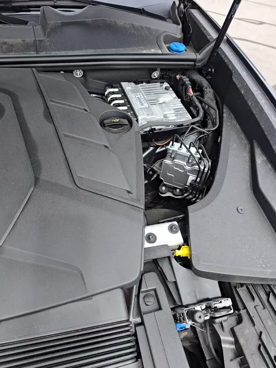 2025 Audi Q8 Prestige AWD