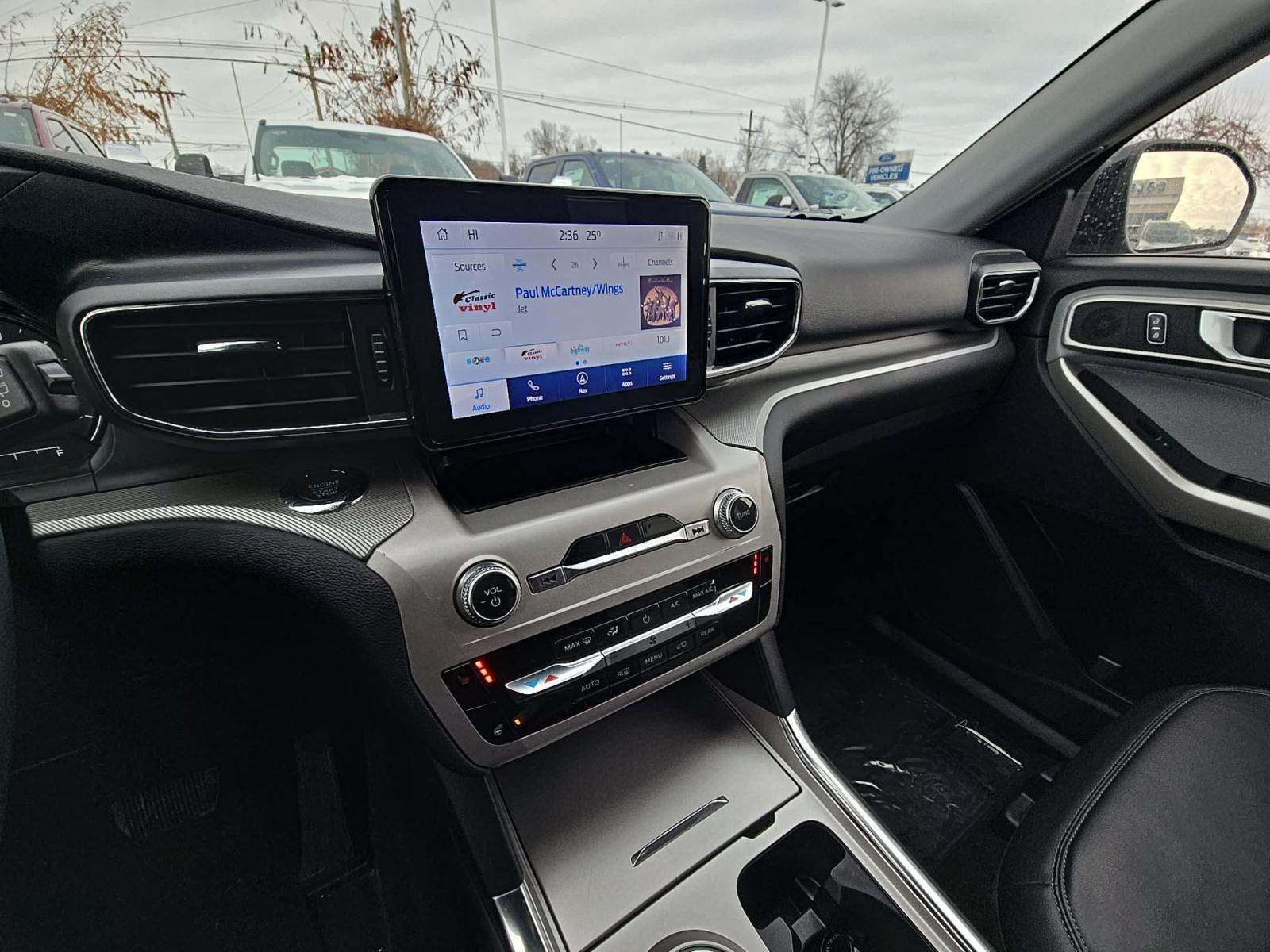 2022 Ford Explorer XLT AWD