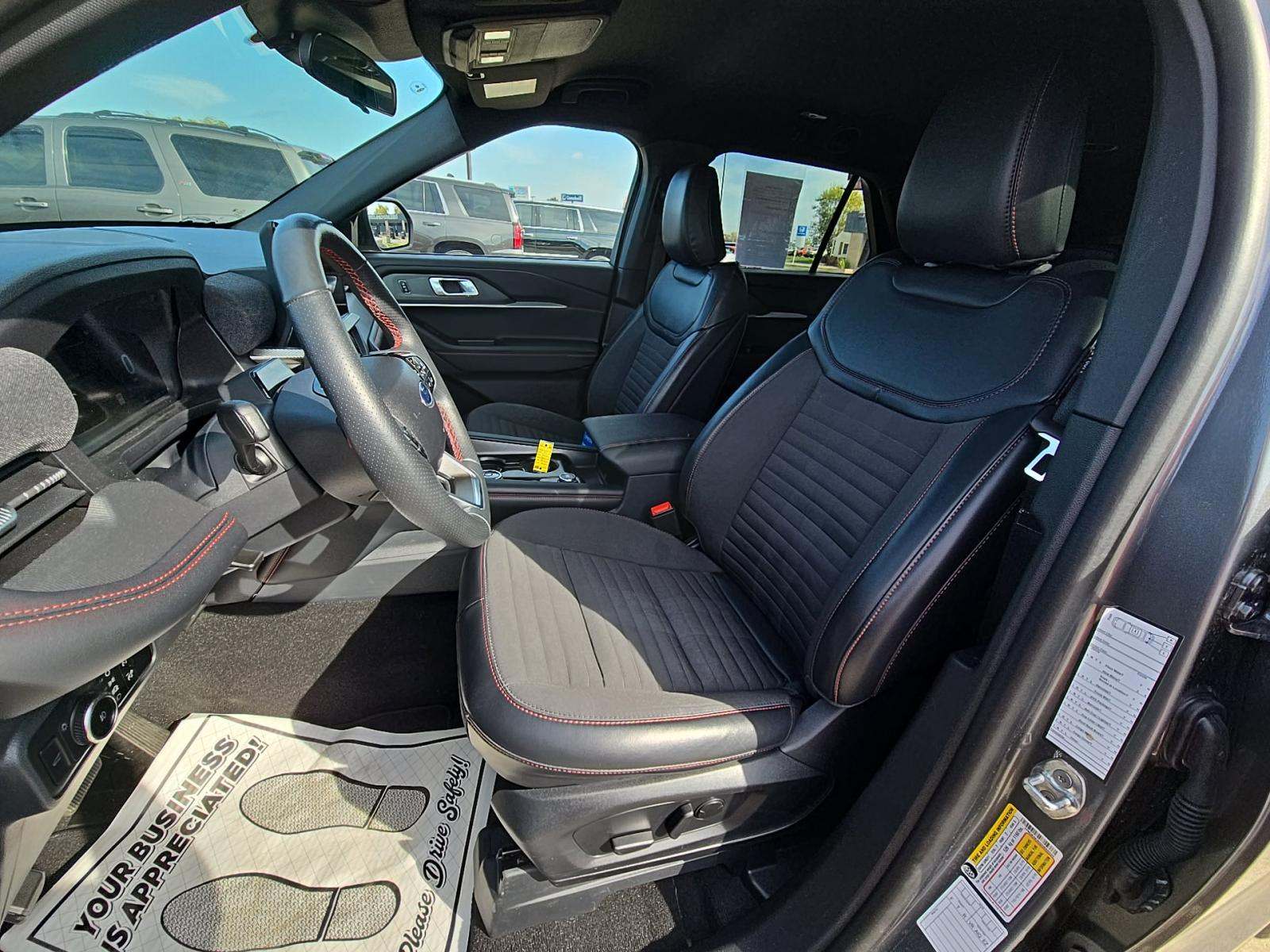 2025 Ford Explorer ST-Line AWD