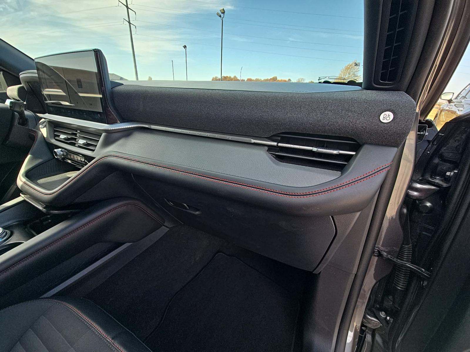 2025 Ford Explorer ST-Line AWD