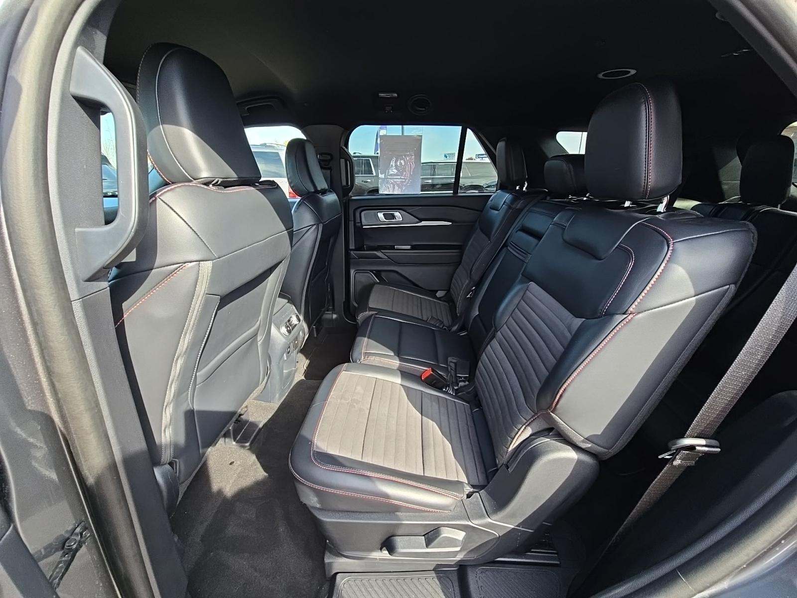 2025 Ford Explorer ST-Line AWD