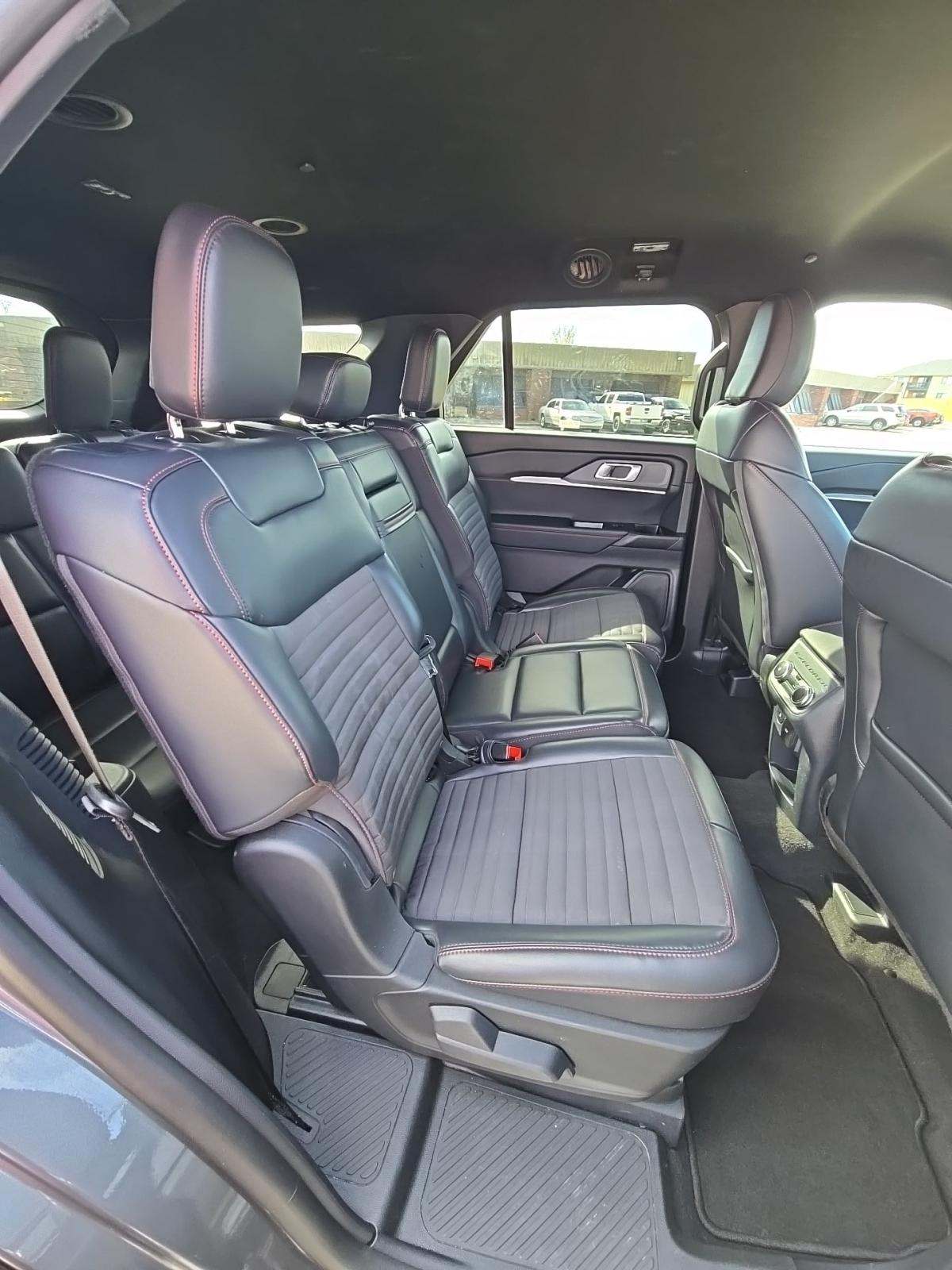 2025 Ford Explorer ST-Line AWD