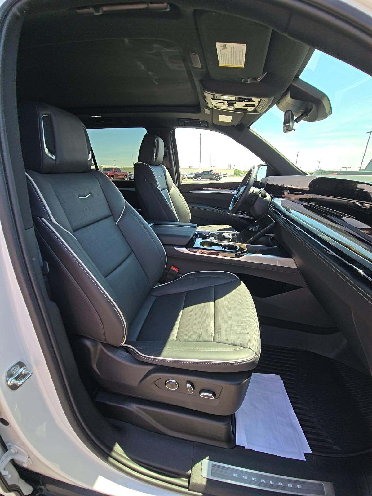 2025 Cadillac Escalade Premium Luxury AWD