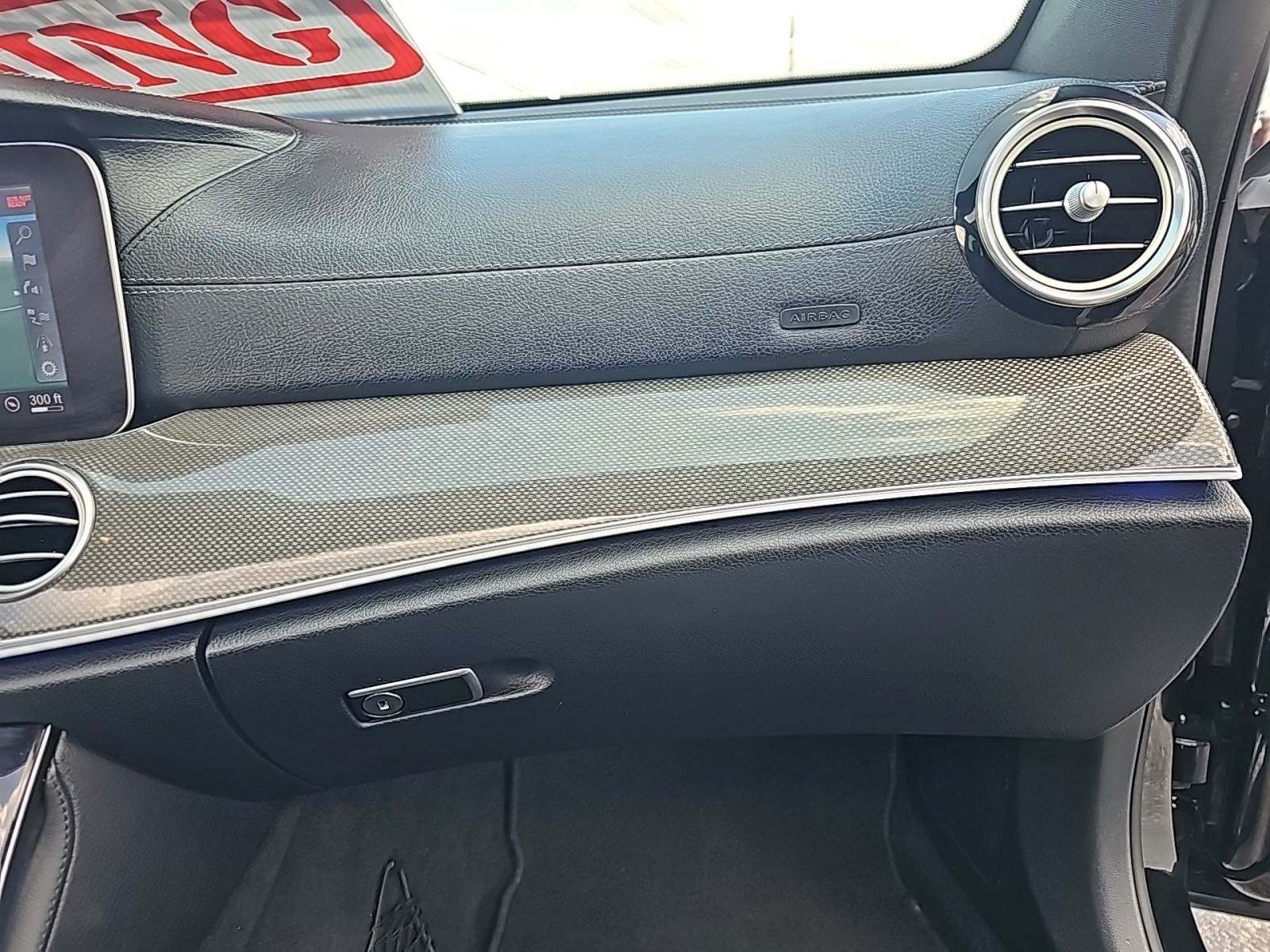 Mercedes-Benz AMG E 43 4MATIC Sedan снимка Mercedes-Benz AMG E 43 4MATIC Sedan