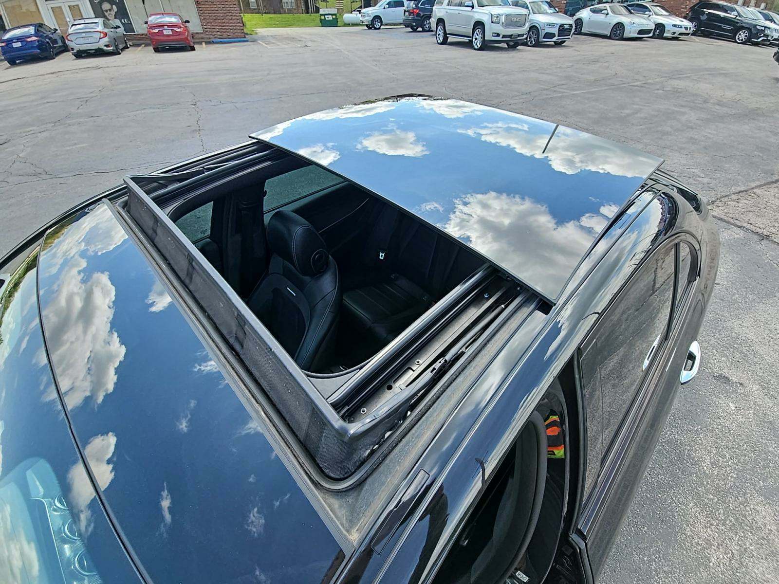 Mercedes-Benz AMG E 43 4MATIC Sedan снимка Mercedes-Benz AMG E 43 4MATIC Sedan