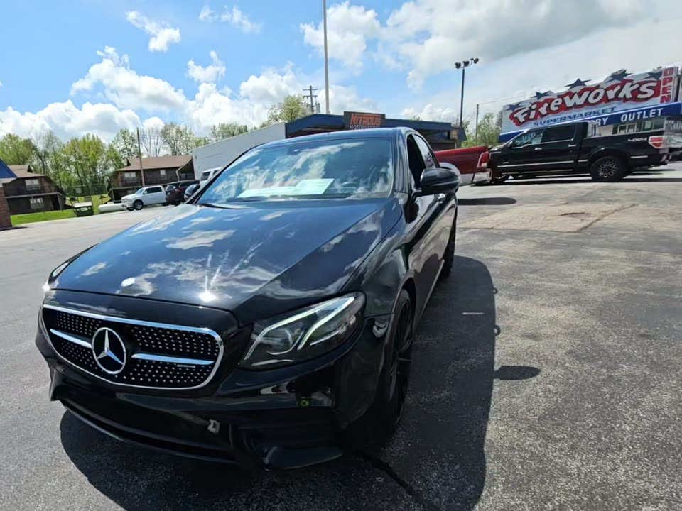Mercedes-Benz AMG E 43 4MATIC Sedan снимка Mercedes-Benz AMG E 43 4MATIC Sedan