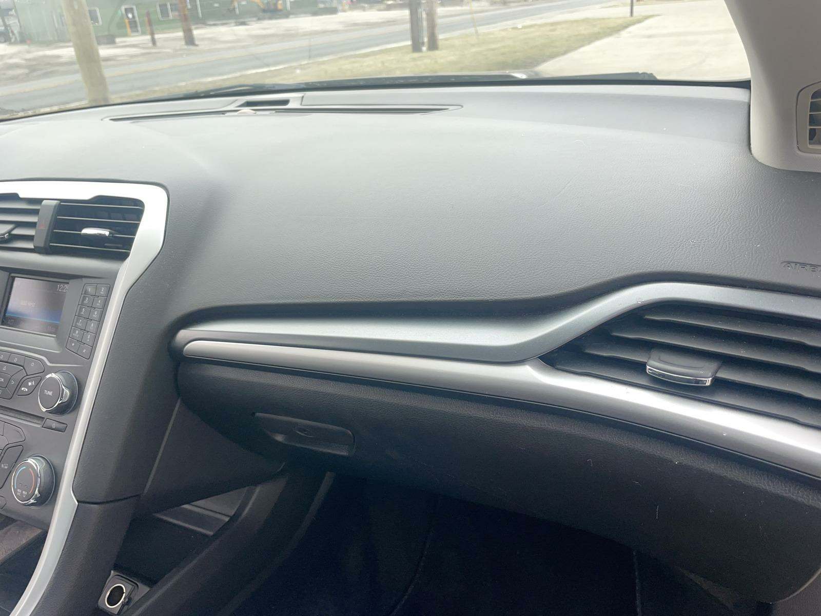 2015 Ford Fusion SE FWD