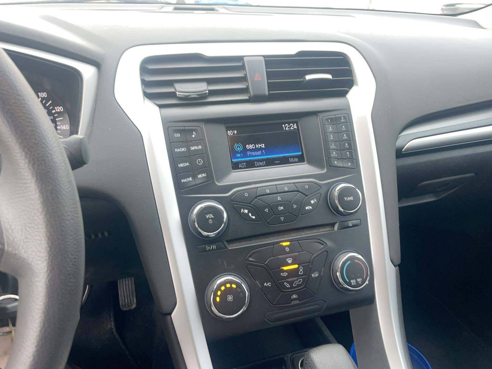 2015 Ford Fusion SE FWD