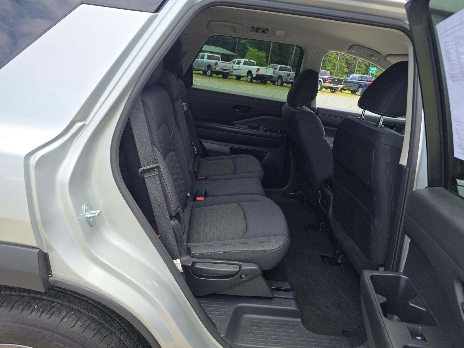 2025 Nissan Pathfinder SV AWD
