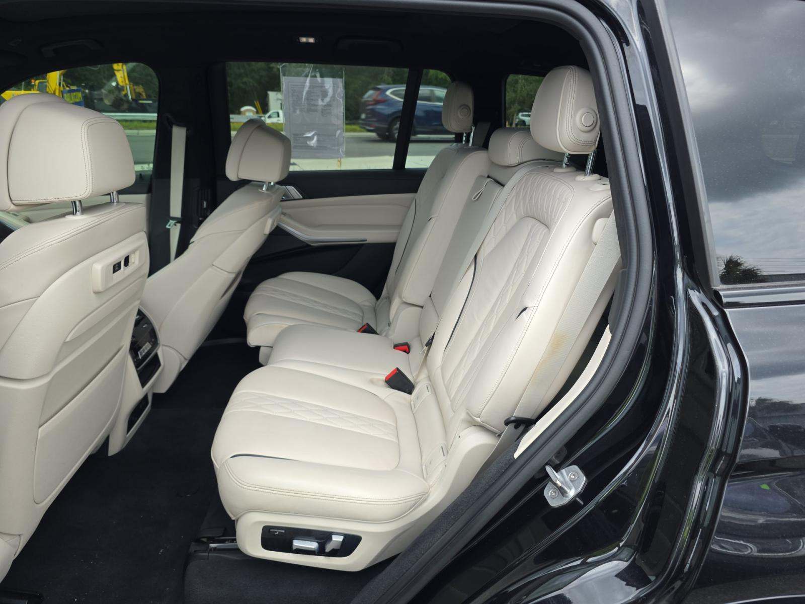 2020 BMW X7 M50i AWD