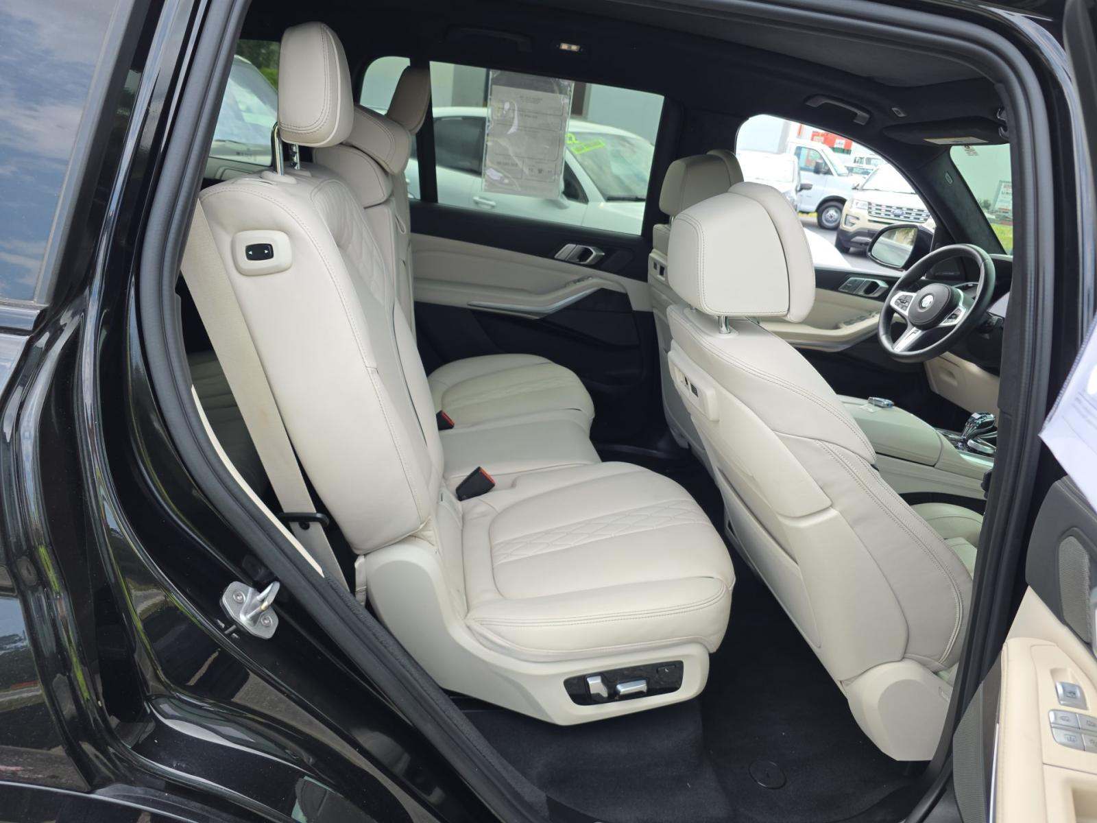 2020 BMW X7 M50i AWD
